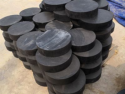 吴忠板式橡胶支座由若干层橡胶片与薄钢板经加压硫化